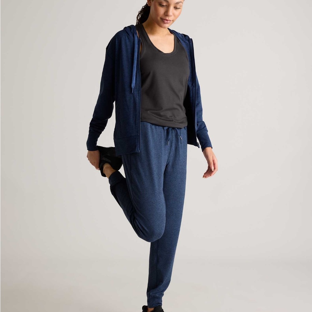 Quince Flow knit Mid Rise Jogger/Heather Navy large with Hoodie